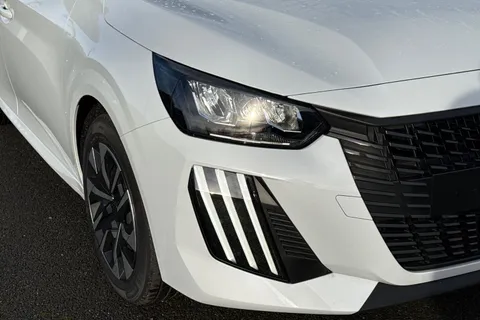  PEUGEOT 208 1.2 PureTech Style Euro 6 (s/s) 5dr Thumbnail #8