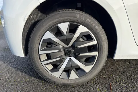  PEUGEOT 208 1.2 PureTech Style Euro 6 (s/s) 5dr Thumbnail #10