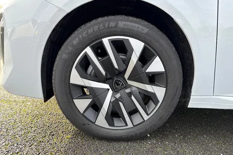  PEUGEOT 208 1.2 PureTech Style Euro 6 (s/s) 5dr Thumbnail #12