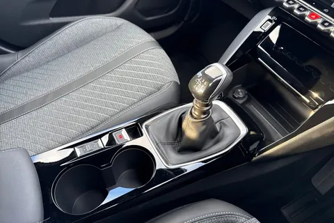  PEUGEOT 2008 1.2 PureTech Allure Edition Euro 6 (s/s) 5dr Thumbnail #58
