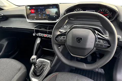  PEUGEOT 208 1.2 PureTech Style Euro 6 (s/s) 5dr Thumbnail #17