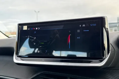  PEUGEOT 208 1.2 PureTech Style Euro 6 (s/s) 5dr Thumbnail #21