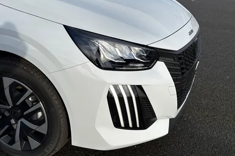  PEUGEOT 208 1.2 PureTech Style Euro 6 (s/s) 5dr Thumbnail #24