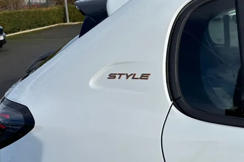  PEUGEOT 208 1.2 PureTech Style Euro 6 (s/s) 5dr Thumbnail #33