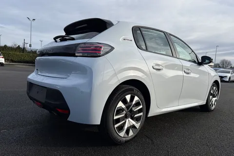  PEUGEOT 208 1.2 PureTech Style Euro 6 (s/s) 5dr Thumbnail #34