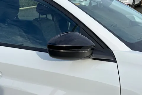  PEUGEOT 208 1.2 PureTech Style Euro 6 (s/s) 5dr Thumbnail #35