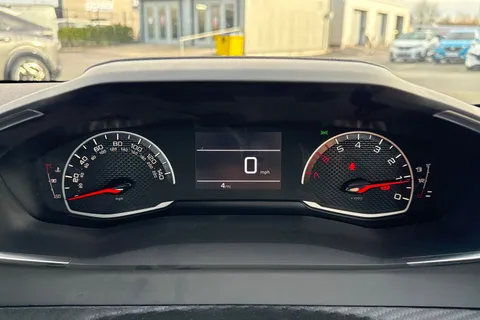  PEUGEOT 208 1.2 PureTech Style Euro 6 (s/s) 5dr Thumbnail #37