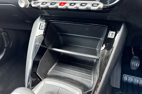  PEUGEOT 208 1.2 PureTech Style Euro 6 (s/s) 5dr Thumbnail #56