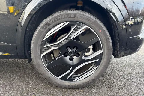  PEUGEOT E-3008 97kWh GT Auto 5dr Long Range Thumbnail #11