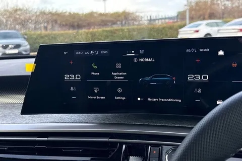  PEUGEOT E-3008 97kWh GT Auto 5dr Long Range Thumbnail #16