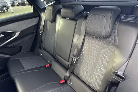  PEUGEOT E-3008 97kWh GT Auto 5dr Long Range Thumbnail #18