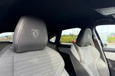  PEUGEOT E-3008 97kWh GT Auto 5dr Long Range Thumbnail #23