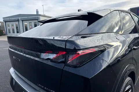  PEUGEOT E-3008 97kWh GT Auto 5dr Long Range Thumbnail #31