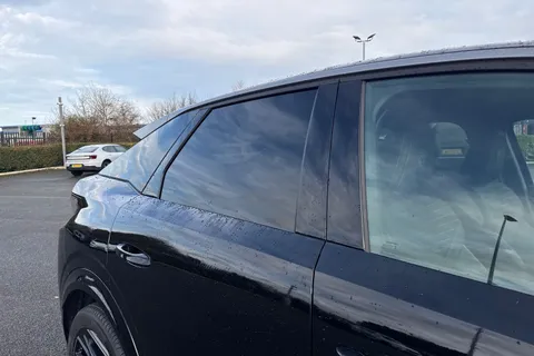  PEUGEOT E-3008 97kWh GT Auto 5dr Long Range Thumbnail #35