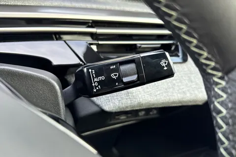  PEUGEOT E-3008 97kWh GT Auto 5dr Long Range Thumbnail #41