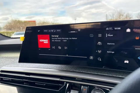  PEUGEOT E-3008 97kWh GT Auto 5dr Long Range Thumbnail #44