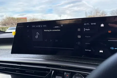  PEUGEOT E-3008 97kWh GT Auto 5dr Long Range Thumbnail #46