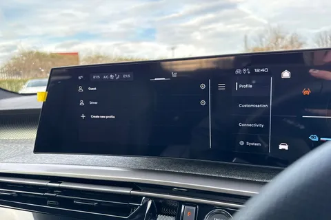  PEUGEOT E-3008 97kWh GT Auto 5dr Long Range Thumbnail #51