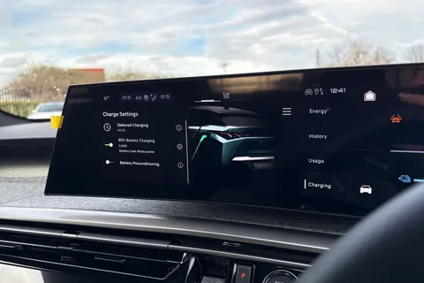  PEUGEOT E-3008 97kWh GT Auto 5dr Long Range Thumbnail #52