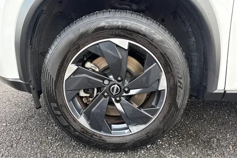LY25CTU Nissan X-Trail 1.5 h e-POWER Acenta Premium Auto e-4ORCE Euro 6 (s/s) 5dr Thumbnail #10