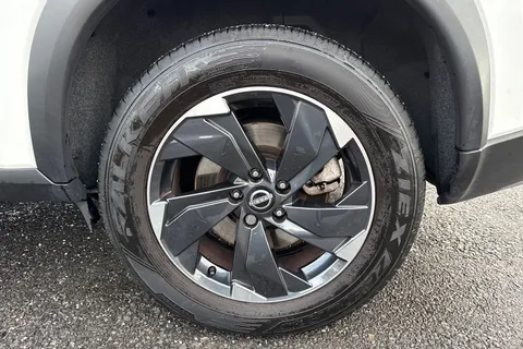 LY25CTU Nissan X-Trail 1.5 h e-POWER Acenta Premium Auto e-4ORCE Euro 6 (s/s) 5dr Thumbnail #11