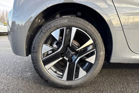  PEUGEOT 208 1.2 HYBRID Allure e-DSC6 Euro 6 (s/s) 5dr Thumbnail #10