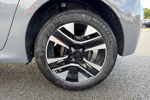  PEUGEOT 208 1.2 HYBRID Allure e-DSC6 Euro 6 (s/s) 5dr Thumbnail #12