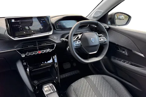  PEUGEOT 208 1.2 HYBRID Allure e-DSC6 Euro 6 (s/s) 5dr Thumbnail #17