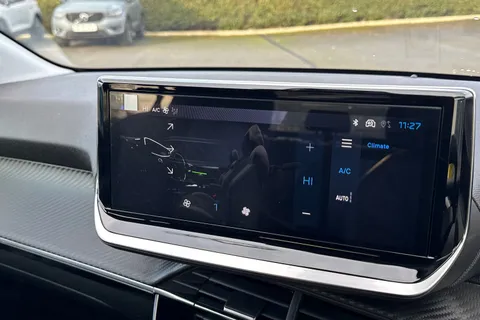  PEUGEOT 208 1.2 HYBRID Allure e-DSC6 Euro 6 (s/s) 5dr Thumbnail #21