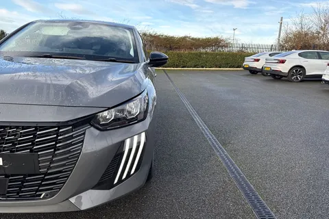  PEUGEOT 208 1.2 HYBRID Allure e-DSC6 Euro 6 (s/s) 5dr Thumbnail #25