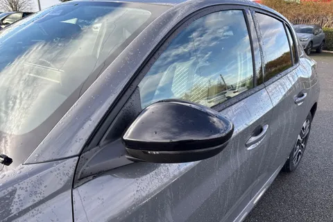  PEUGEOT 208 1.2 HYBRID Allure e-DSC6 Euro 6 (s/s) 5dr Thumbnail #28