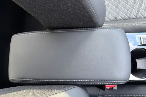  PEUGEOT 208 1.2 HYBRID Allure e-DSC6 Euro 6 (s/s) 5dr Thumbnail #55