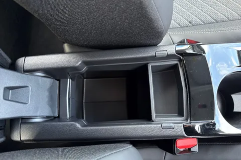  PEUGEOT 208 1.2 HYBRID Allure e-DSC6 Euro 6 (s/s) 5dr Thumbnail #56