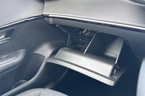  PEUGEOT 208 1.2 HYBRID Allure e-DSC6 Euro 6 (s/s) 5dr Thumbnail #59