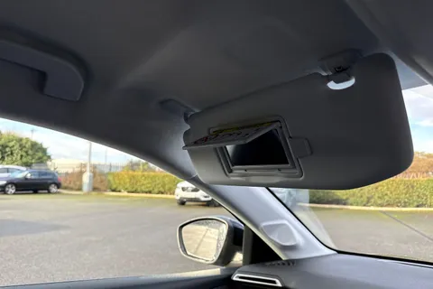  PEUGEOT 208 1.2 HYBRID Allure e-DSC6 Euro 6 (s/s) 5dr Thumbnail #60