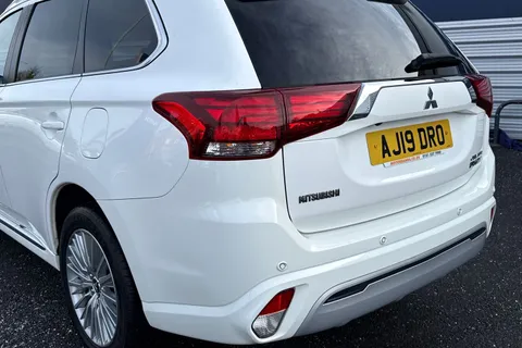AJ19DRO Mitsubishi Outlander 2.4h TwinMotor 13.8kWh 4hs CVT 4WD Euro 6 (s/s) 5dr Thumbnail #7