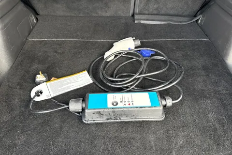 AJ19DRO Mitsubishi Outlander 2.4h TwinMotor 13.8kWh 4hs CVT 4WD Euro 6 (s/s) 5dr Thumbnail #33