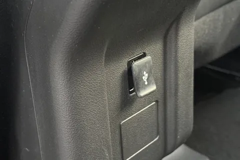 AJ19DRO Mitsubishi Outlander 2.4h TwinMotor 13.8kWh 4hs CVT 4WD Euro 6 (s/s) 5dr Thumbnail #36