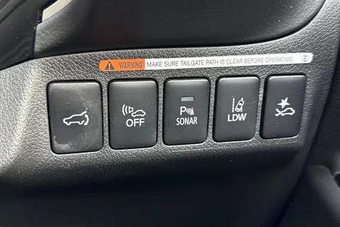 AJ19DRO Mitsubishi Outlander 2.4h TwinMotor 13.8kWh 4hs CVT 4WD Euro 6 (s/s) 5dr Thumbnail #39