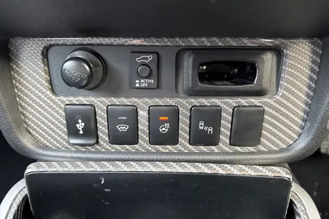 AJ19DRO Mitsubishi Outlander 2.4h TwinMotor 13.8kWh 4hs CVT 4WD Euro 6 (s/s) 5dr Thumbnail #46