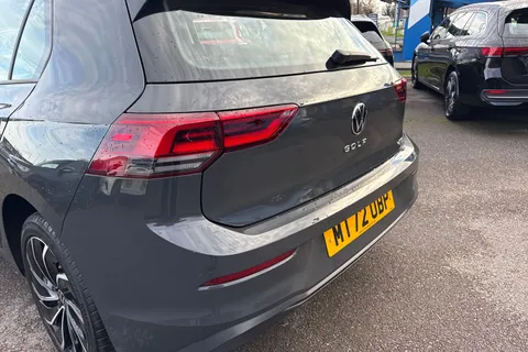 MT72UBP Volkswagen Golf 1.0 eTSI Life 5dr DSG Thumbnail #8