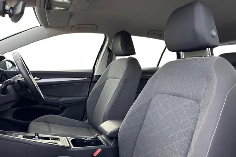 MT72UBP Volkswagen Golf 1.0 eTSI Life 5dr DSG Thumbnail #16