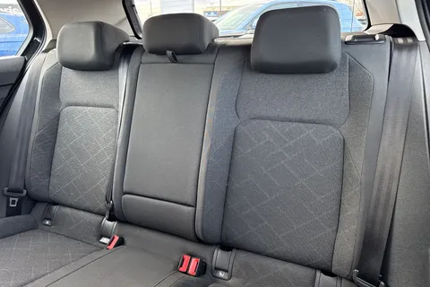 MT72UBP Volkswagen Golf 1.0 eTSI Life 5dr DSG Thumbnail #19