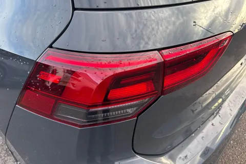 MT72UBP Volkswagen Golf 1.0 eTSI Life 5dr DSG Thumbnail #25