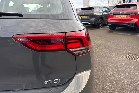 MT72UBP Volkswagen Golf 1.0 eTSI Life 5dr DSG Thumbnail #26