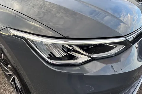 MT72UBP Volkswagen Golf 1.0 eTSI Life 5dr DSG Thumbnail #28