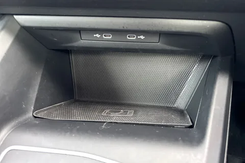 MT72UBP Volkswagen Golf 1.0 eTSI Life 5dr DSG Thumbnail #38