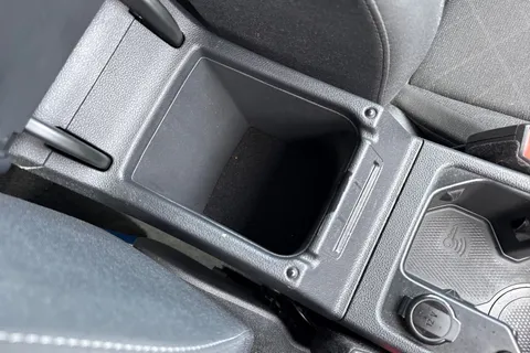 MT72UBP Volkswagen Golf 1.0 eTSI Life 5dr DSG Thumbnail #40