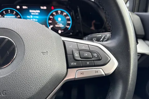 MT72UBP Volkswagen Golf 1.0 eTSI Life 5dr DSG Thumbnail #43