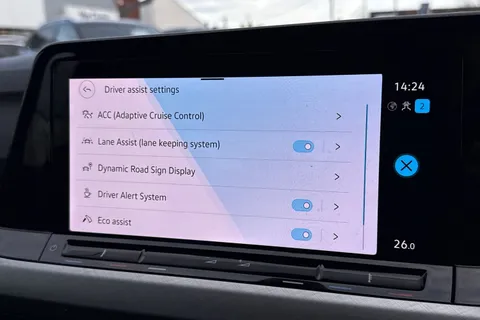 MT72UBP Volkswagen Golf 1.0 eTSI Life 5dr DSG Thumbnail #45